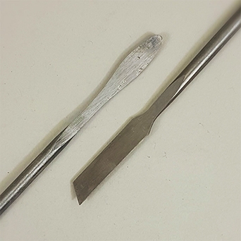 FORGED METAL MODELLING TOOL CURVE AND R. SPATULA END